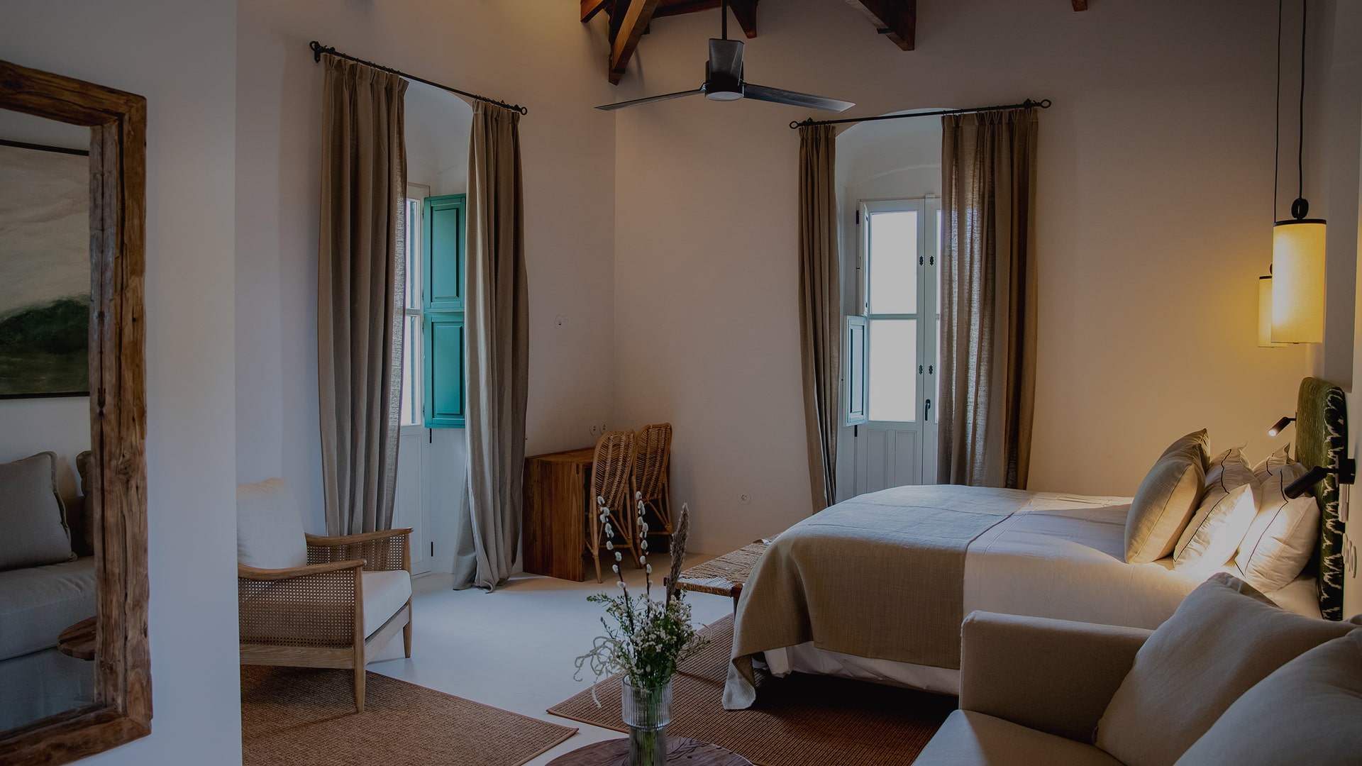 Hotel 5 Estrellas Córdoba Interior de una de las habitaciones de Hotel Corbella